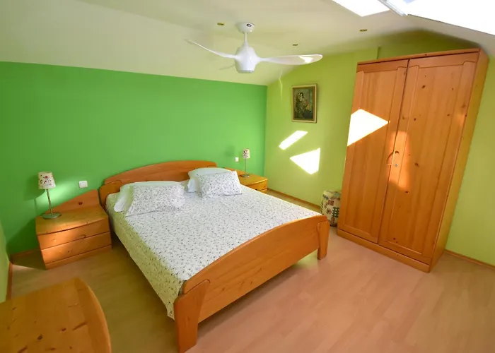 Familie Percinic Apartman Rab Town